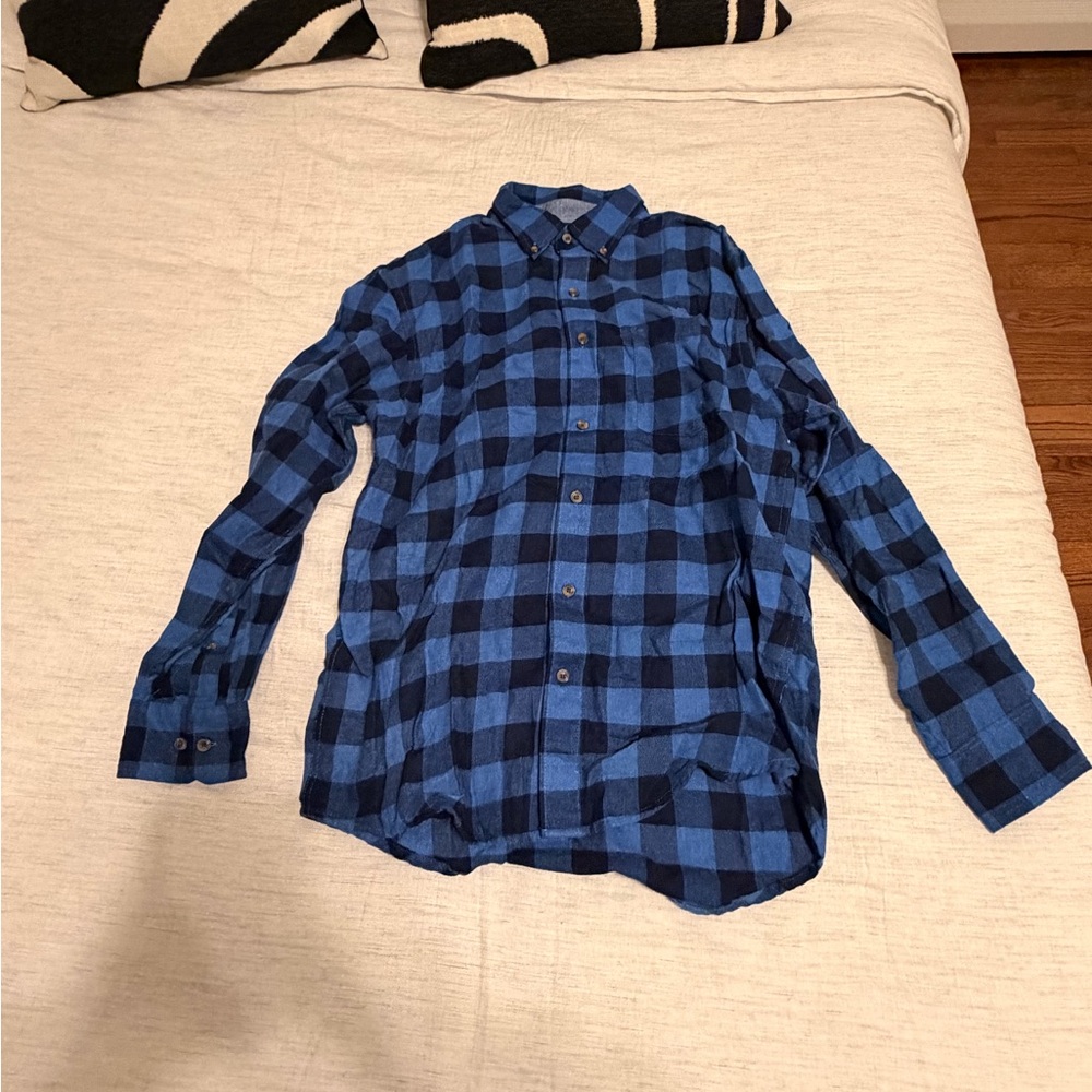 Izod Men's Blue Plaid Casual Shirt